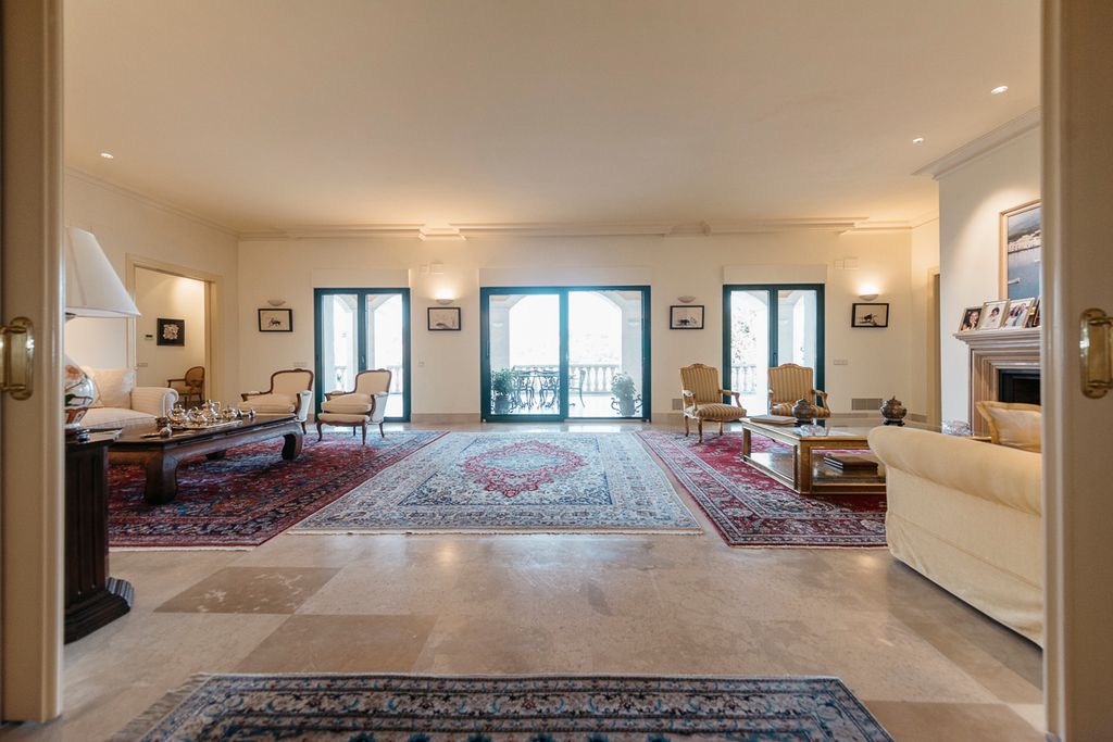 8 bedroom luxury House for sale in Ciudalcampo, Madrid, Province of