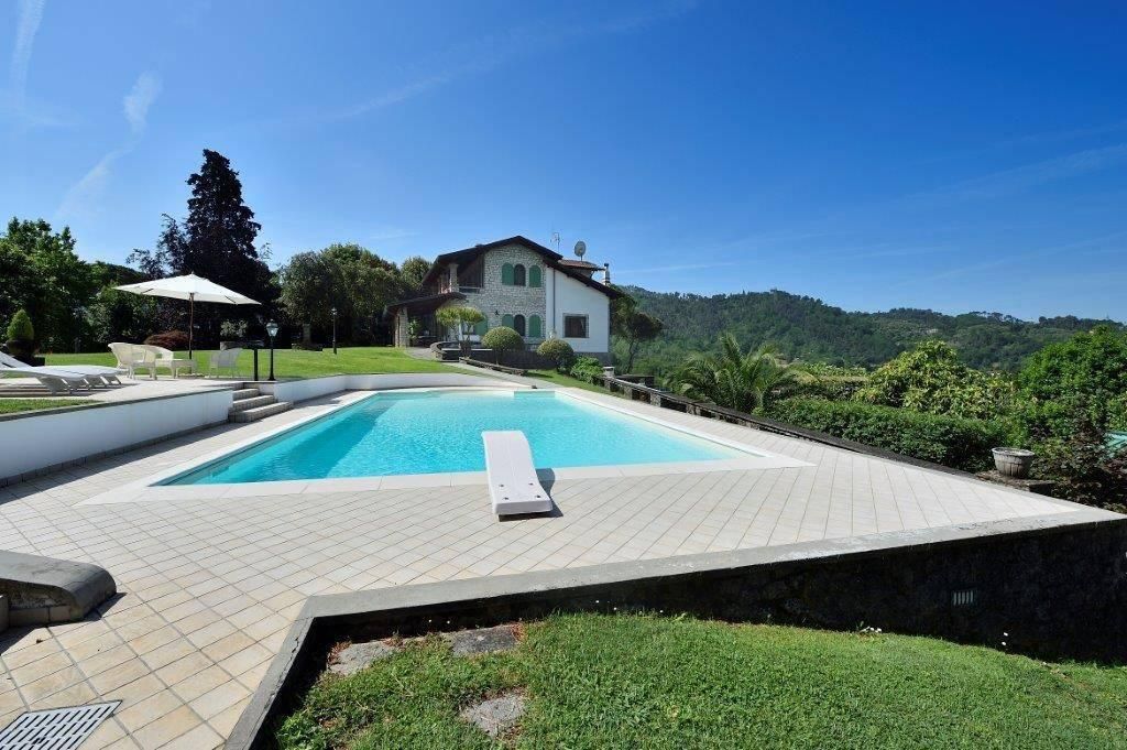 Villa in vendita Camaiore, Italia
