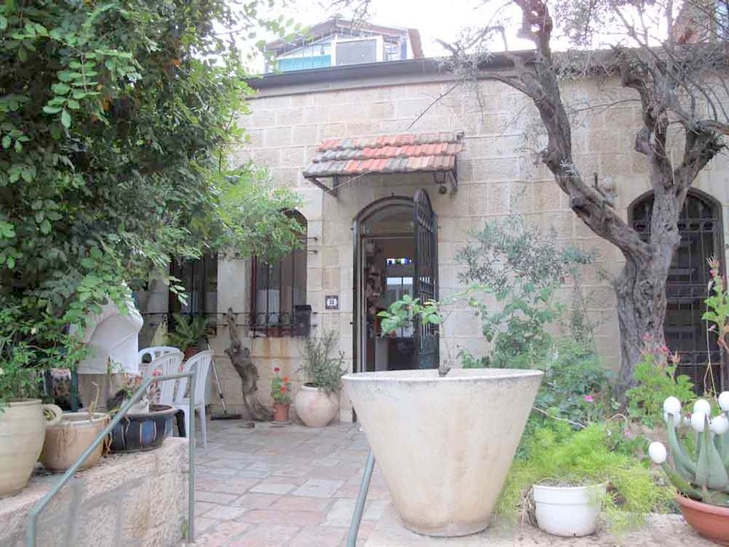 3 bedroom luxury Semidetached House for sale in Yemin Moshe, Jerusalem
