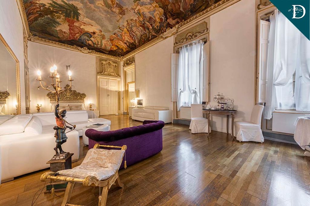 Palazzo di 2500 m² in vendita Via Cavour 10, Firenze, Toscana