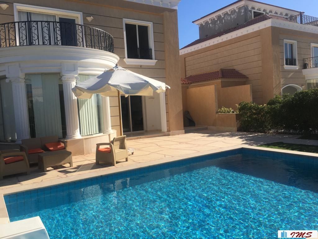 4 room luxury Villa for sale in red sea , hurghada , Al ahyaa area