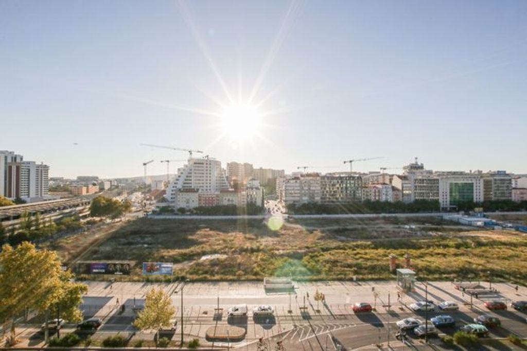 4 bedroom luxury Apartment for sale in Avenida da Republica 1600205