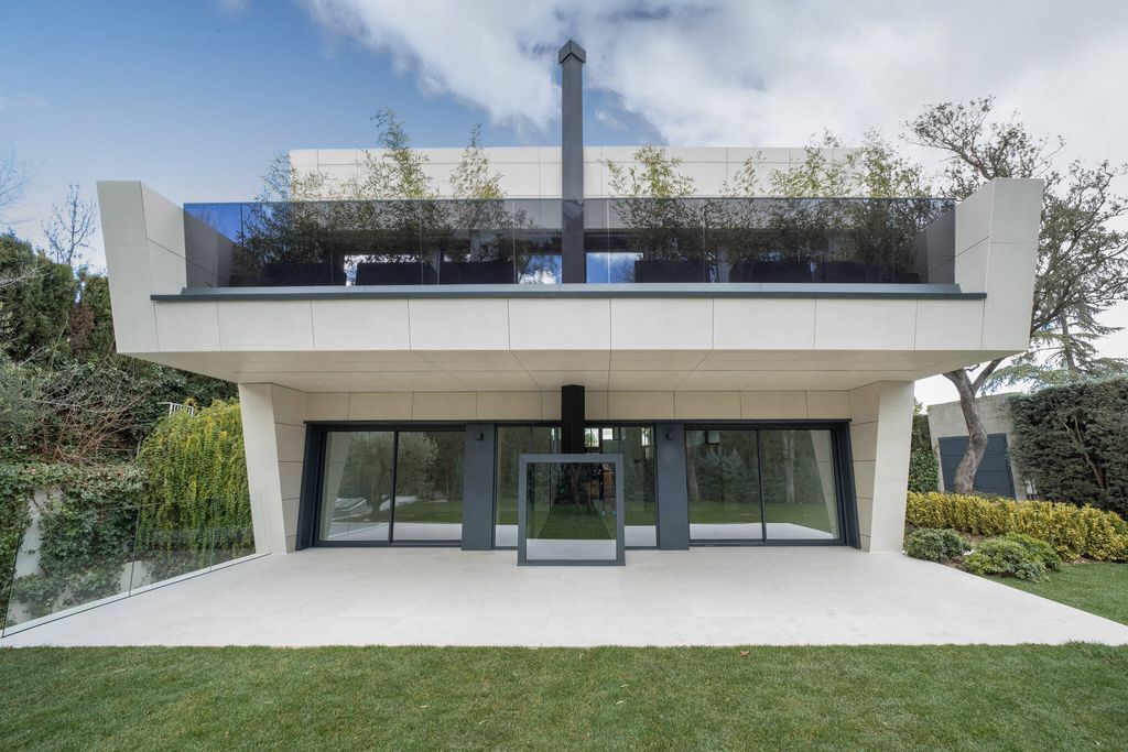 6 bedroom luxury House for sale in La Moraleja, Madrid, Province of