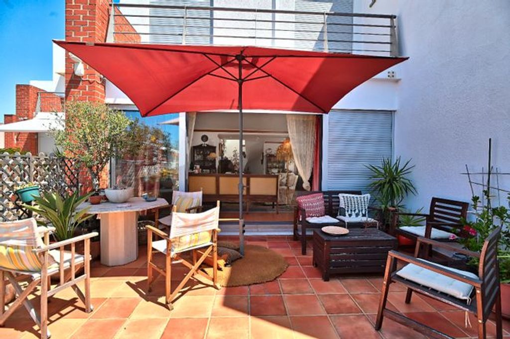 Luxury Duplex for sale in Carcavelos e Parede, Cascais, Lisbon