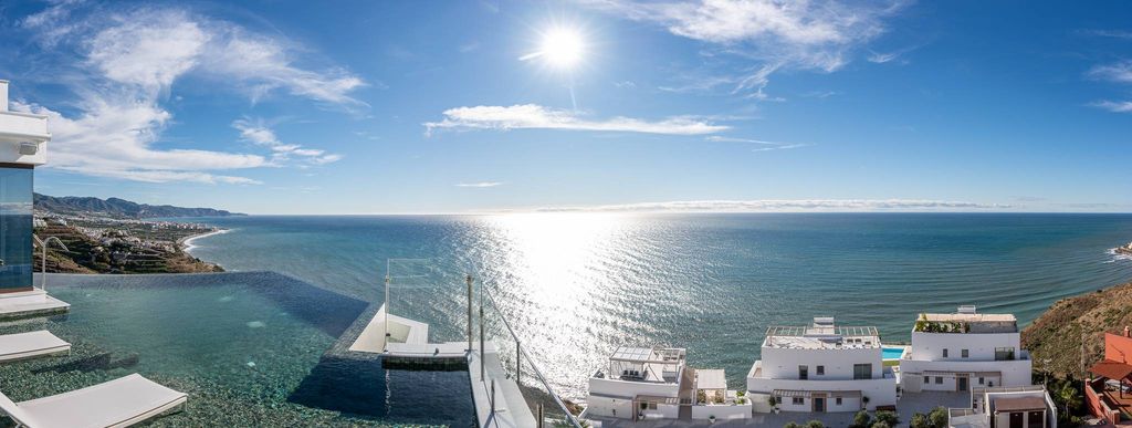 Престижный пентхаус 226 м2 в Продажа Calle Tizianno , 29793, Torrox, Nerja, Андалусия