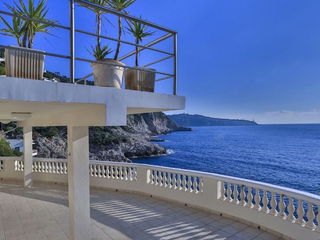 5 room luxury Villa for sale in Cap de Nice, Nice, ProvenceAlpesCôte d'Azur 119907503
