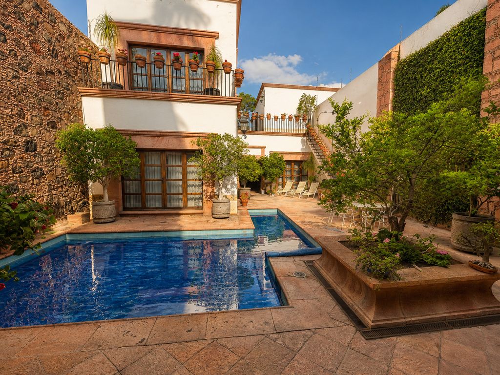 Вилла 530 м2 в Продажа calle vicente guerrero 8, centro, 76000, Керетаро, Querétaro