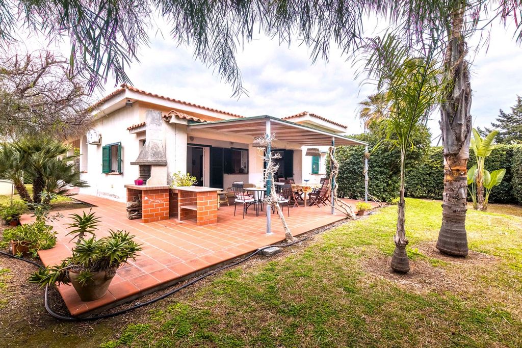 3 bedroom luxury Villa for sale in cicerata, Avola, Syracuse, Sicily