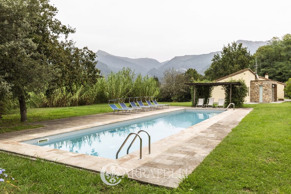 Prestigiosa villa di 343 mq in vendita, Via Marcello Lucchesi, Camaiore, Lucca, Toscana