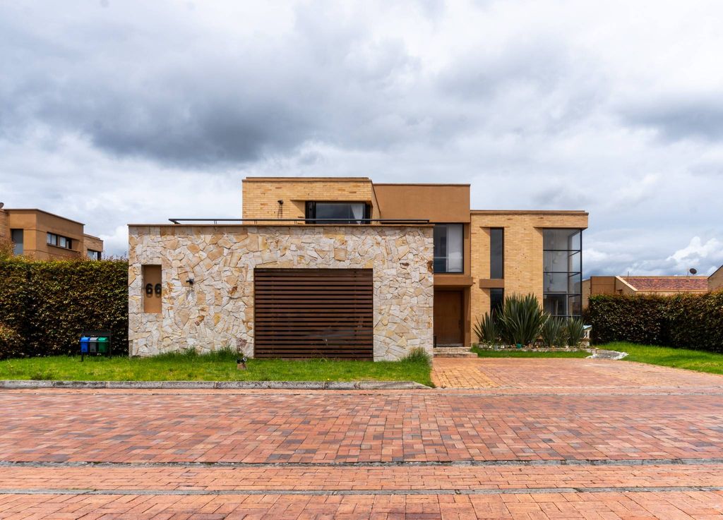 8 room luxury House for sale in Cajicá, Colombia 130313667