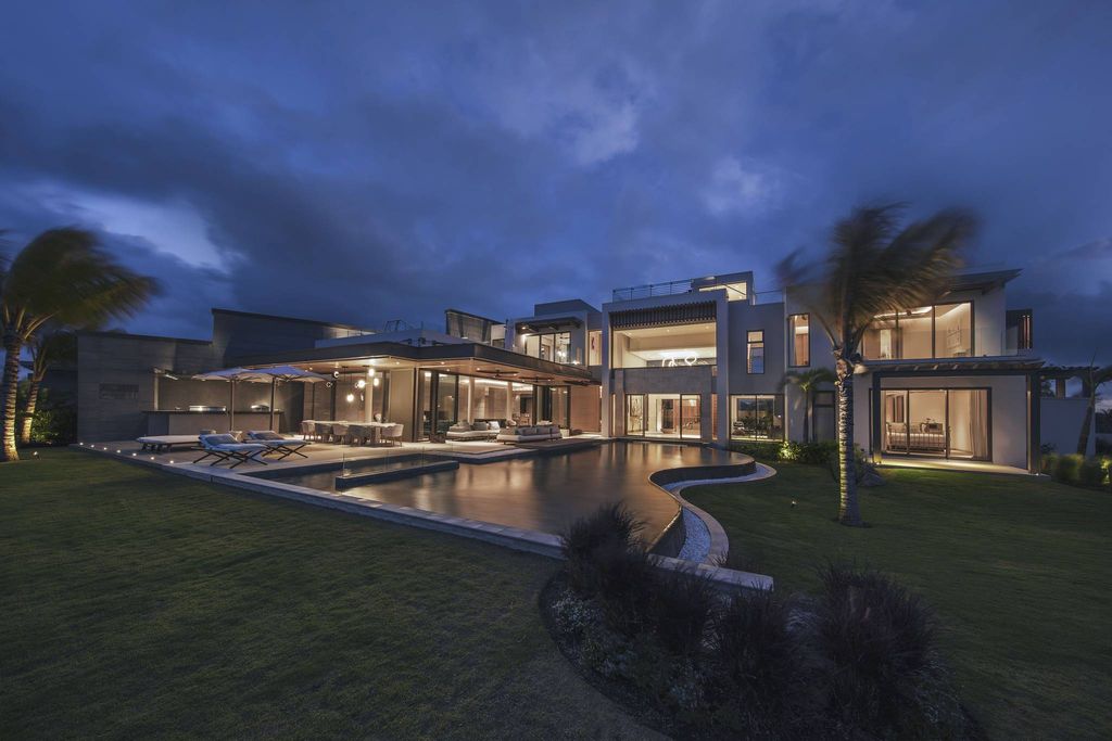 12 room luxury Villa for sale in Bassin Lubine, Beau Champ, Flacq