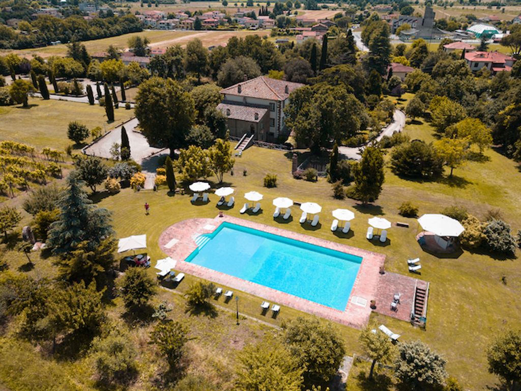 Hotel di lusso di 1200 mq in vendita Cortona, Italia