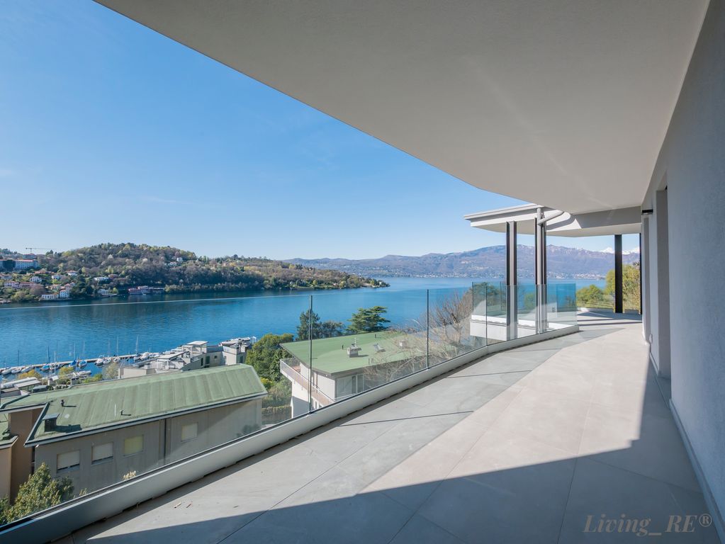 Элитный пентхаус в Продажа Via Carcano 3, Laveno, Lombardia