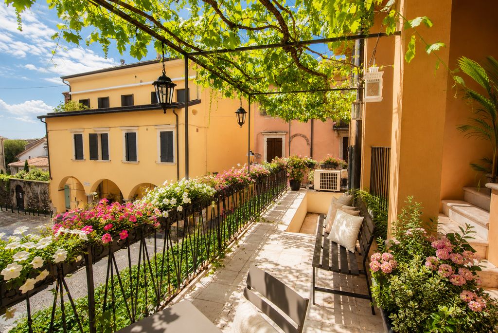 6 room luxury Flat for sale in via fontanelle santo stefano 7, Verona, Provincia di Verona, Veneto