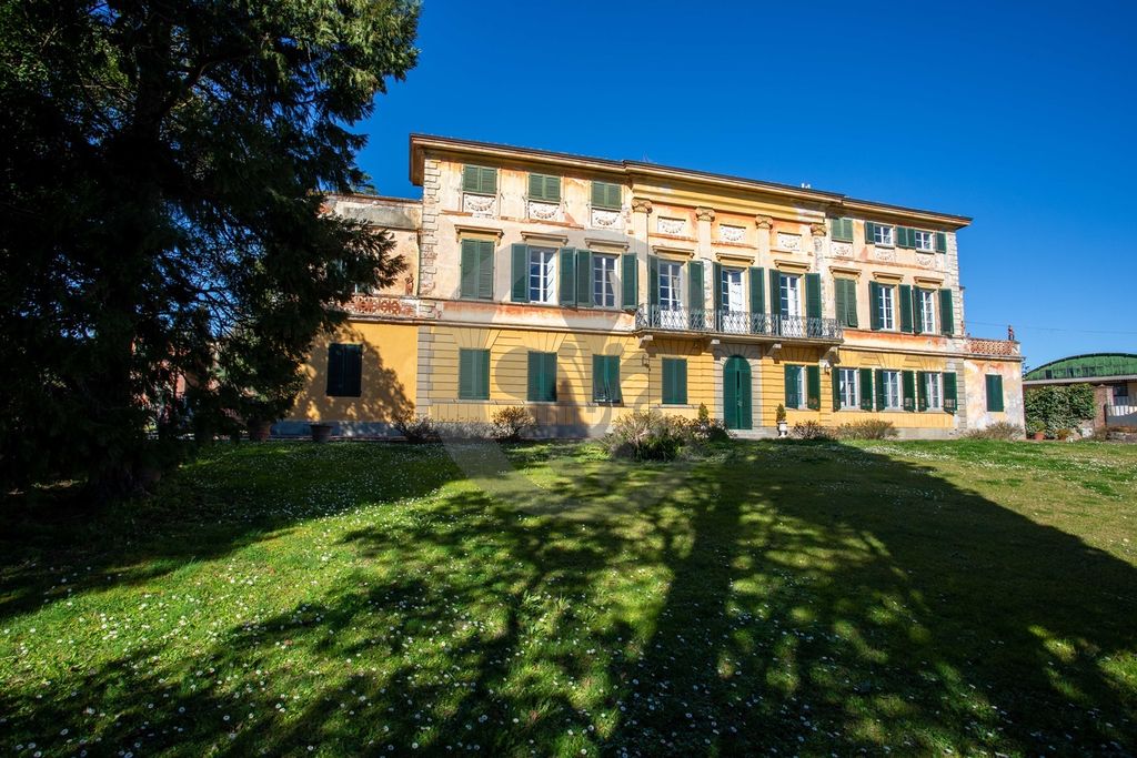 Villa di 1400 mq in vendita Via Comunale Vecchia Pesciatina, Capannori, Lucca, Toscana