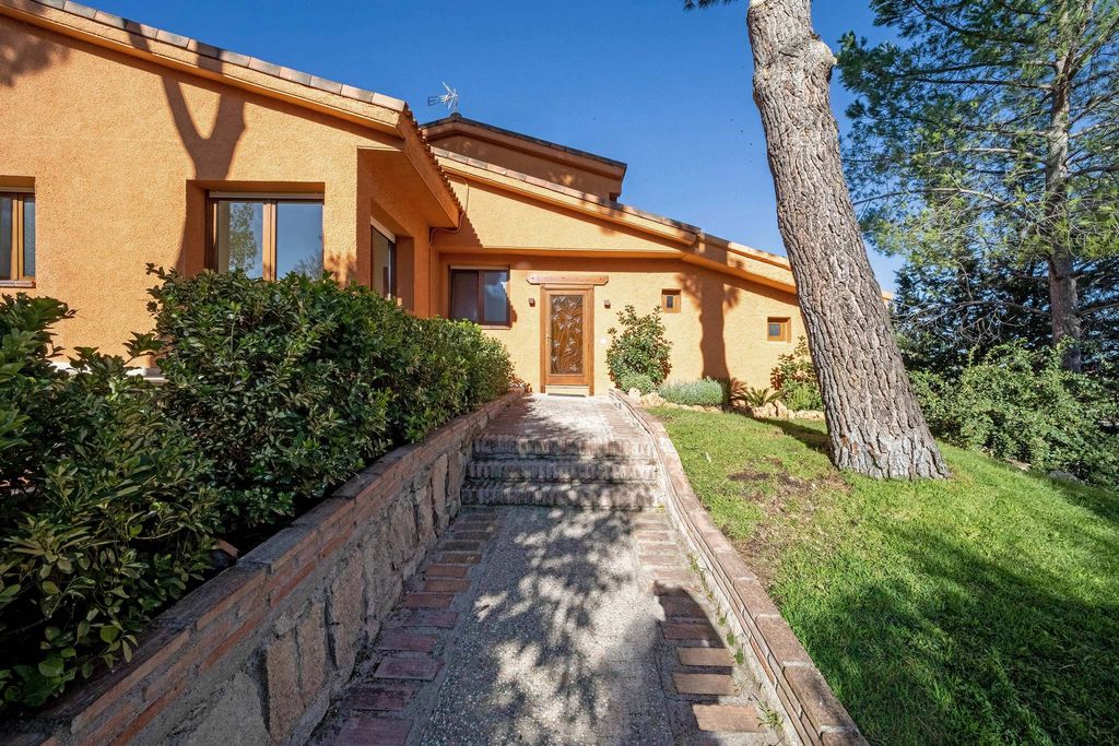 6 bedroom luxury House for sale in La Moraleja, Madrid, Community of