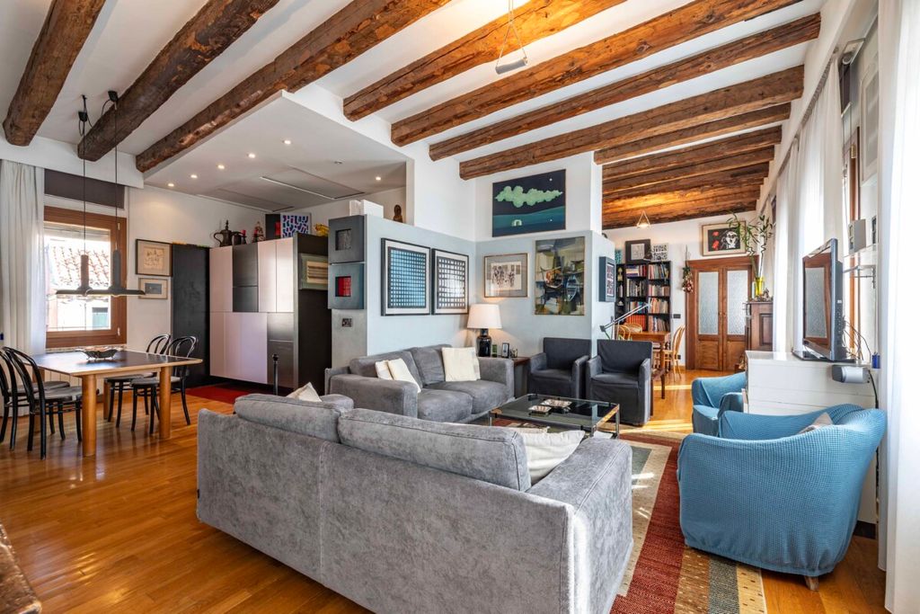 3-Zimmer-Wohnung, 140 m²