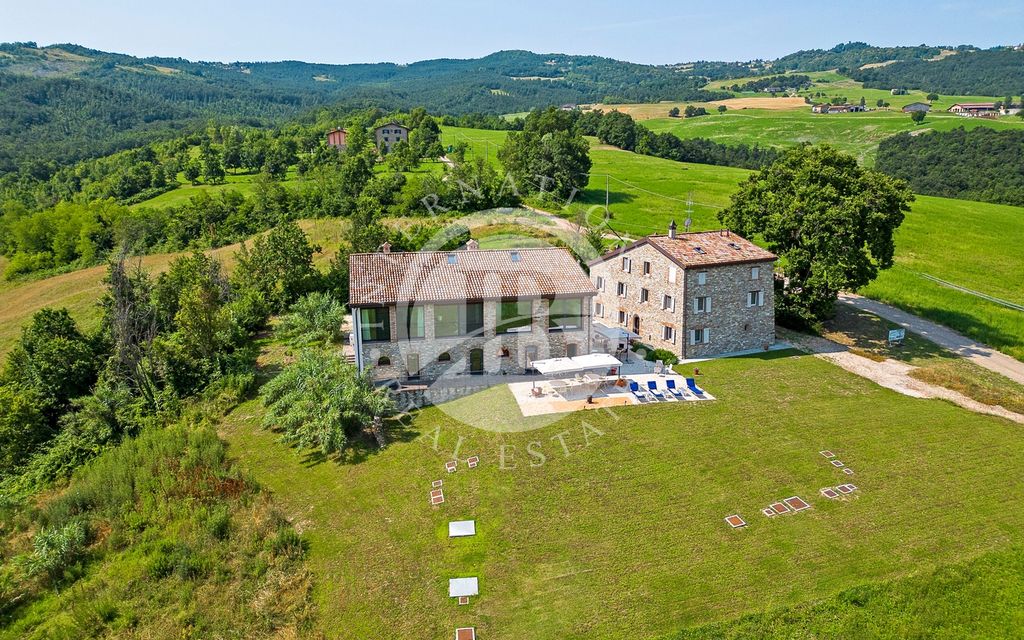 Prestigiosa villa di 1000 mq in vendita Bologna, Italia