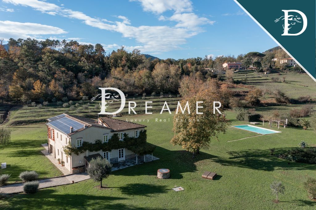 Villa di 500 mq in vendita Via villa pardini 120, Lucca, Toscana