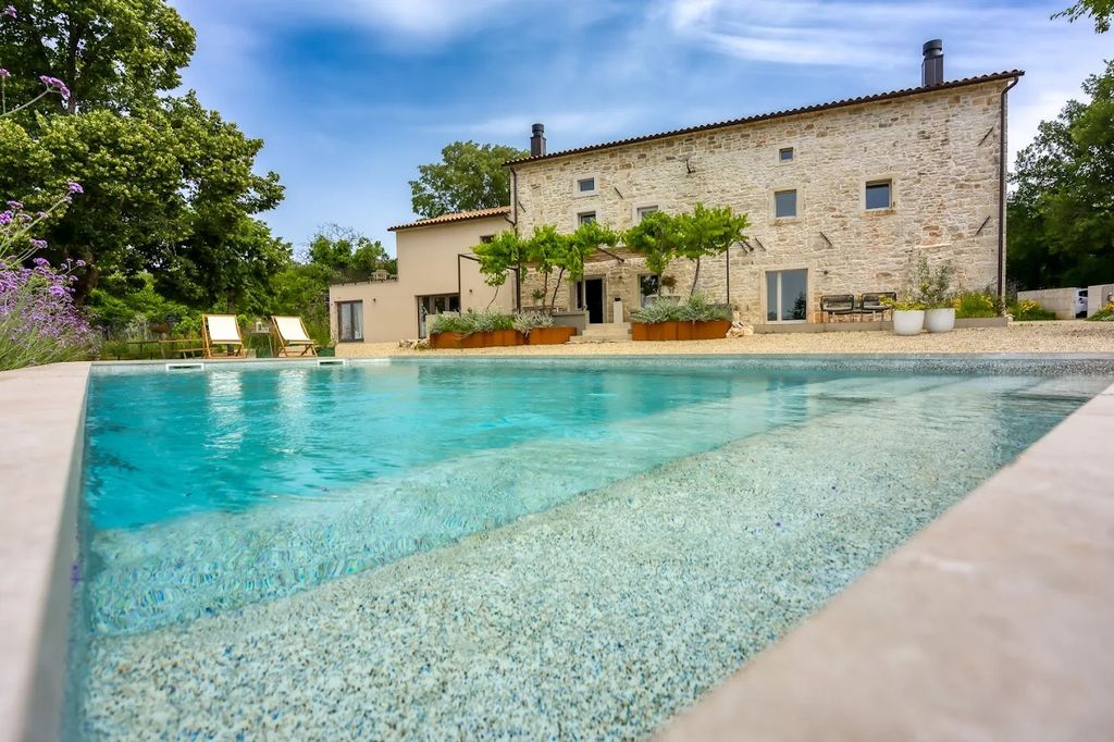 Престижная квартрира 300 м2 в Продажа Istria, Šumber