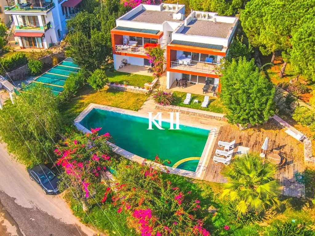Villa / Chalet de 400 m2 en venta en Göltürkbükü, Bodrum, Provincia de
