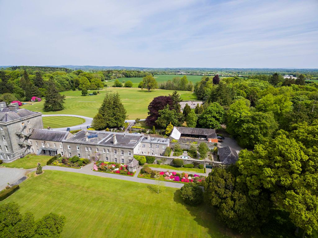 6 bedroom exclusive country house for sale in Headfort Court, Headfort