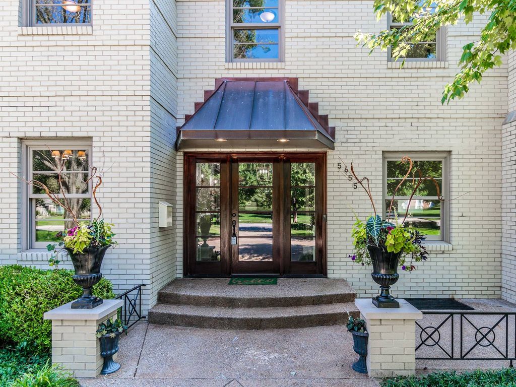 19 room luxury House for sale in 5655 N. Meridian St., Indianapolis, IN