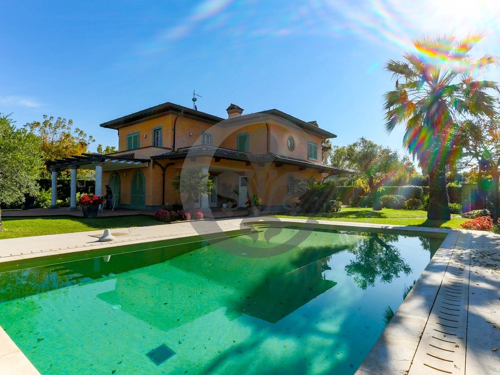 Villa di 430 mq in vendita Via Pablo Picasso, Forte dei Marmi, Lucca, Toscana