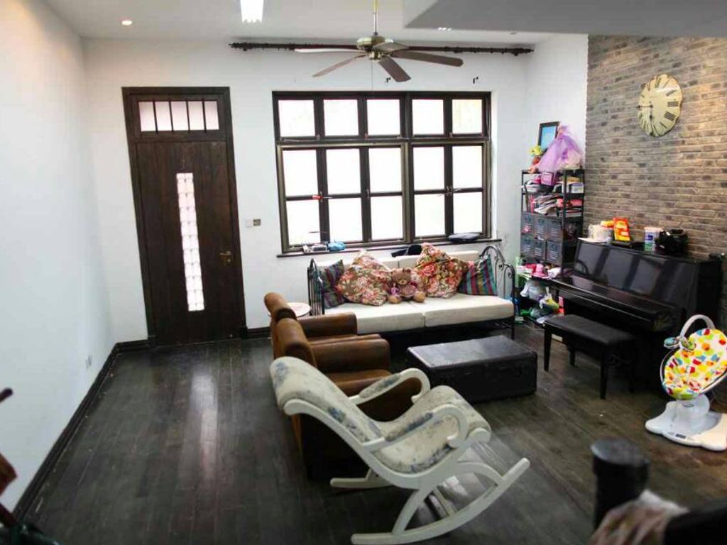 4 bedroom luxury Apartment for Rent in West Weifang Road, close to