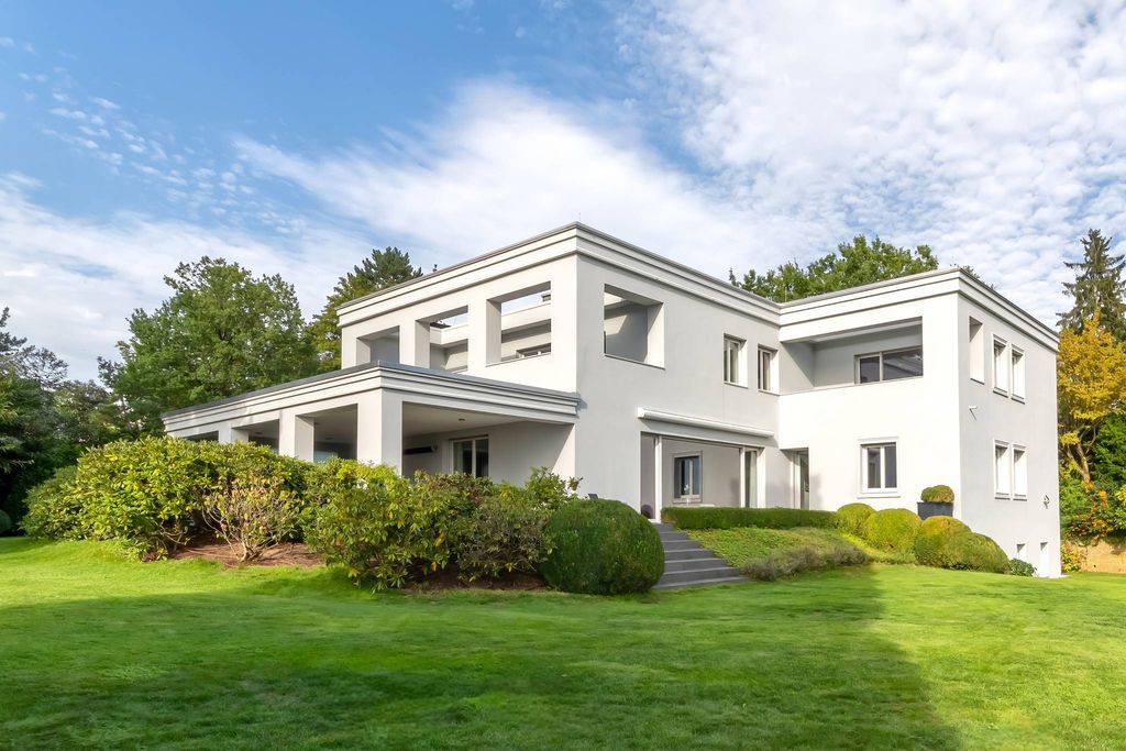 9 room luxury Villa for sale in Wiesbaden, Hesse 129749232