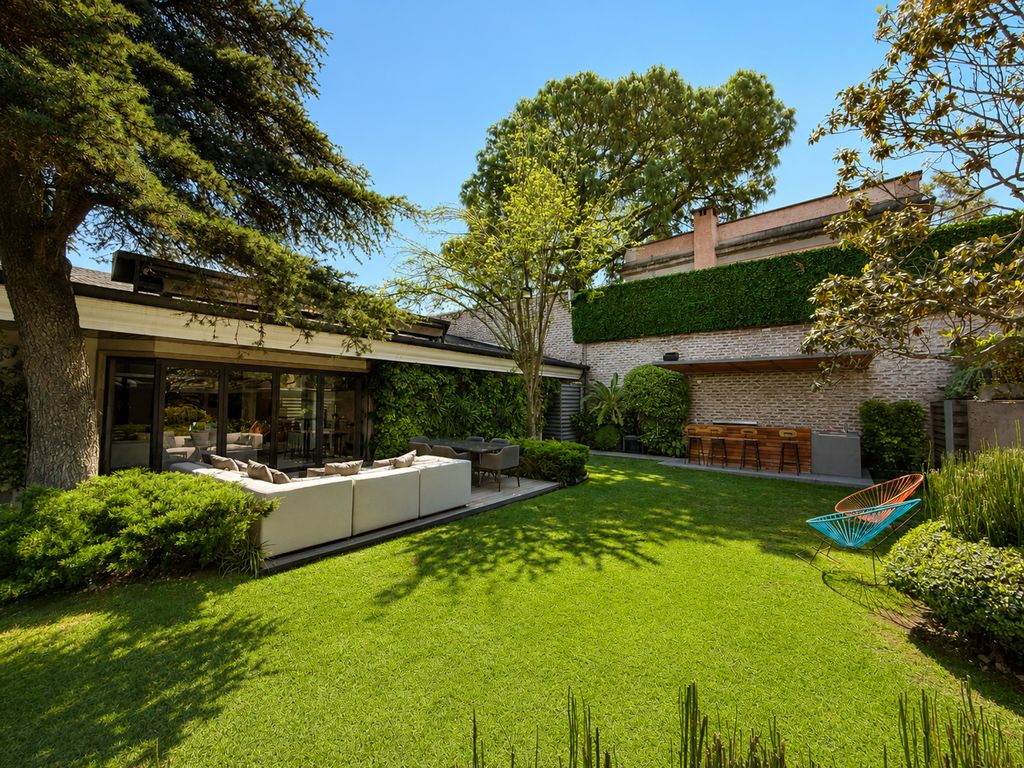 Вилла 1578 м2 в Продажа Bosque de Jacarandas 615, Bosque de las Lomas 11700, Мехико, Ciudad de México