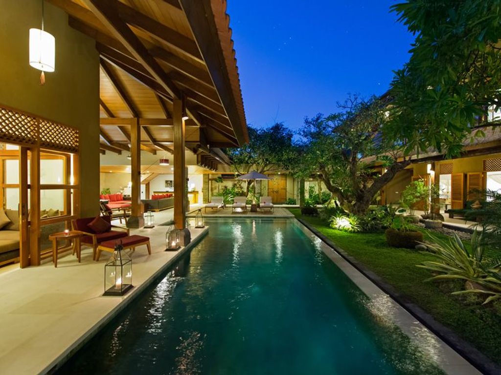 10 room luxury Villa for sale in Jalan sari dewi, Seminyak, Legian ...
