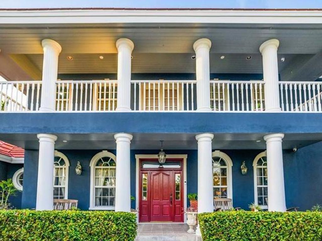 5 bedroom luxury Detached House for sale in 5 Gunport Boulevard