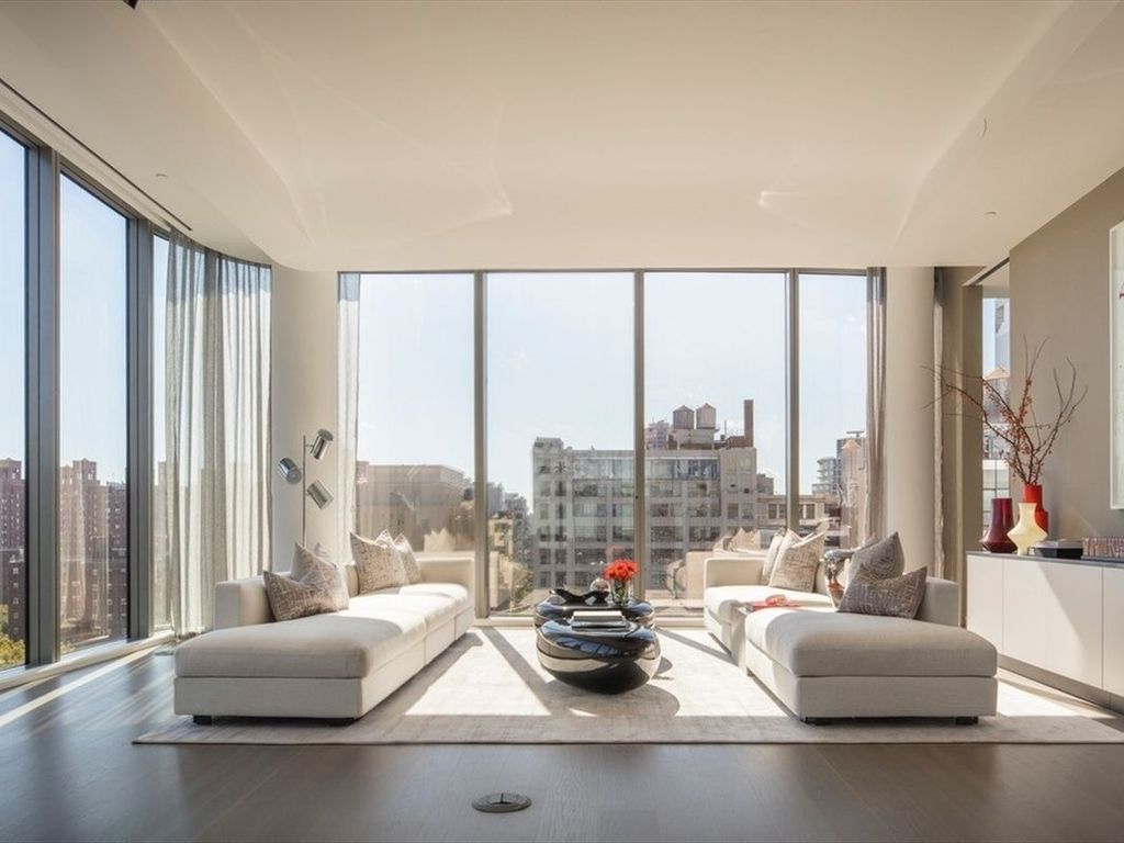 9 room luxury Apartment for sale in New York, United States