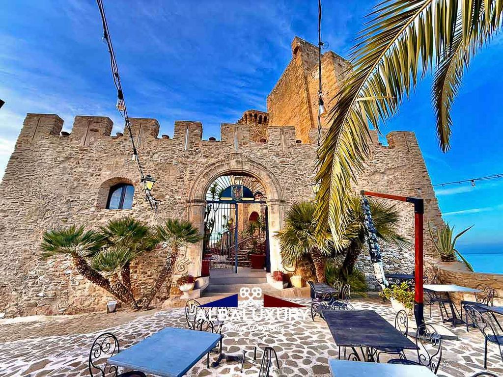 Château · Castle in Roseto Capo Spulico