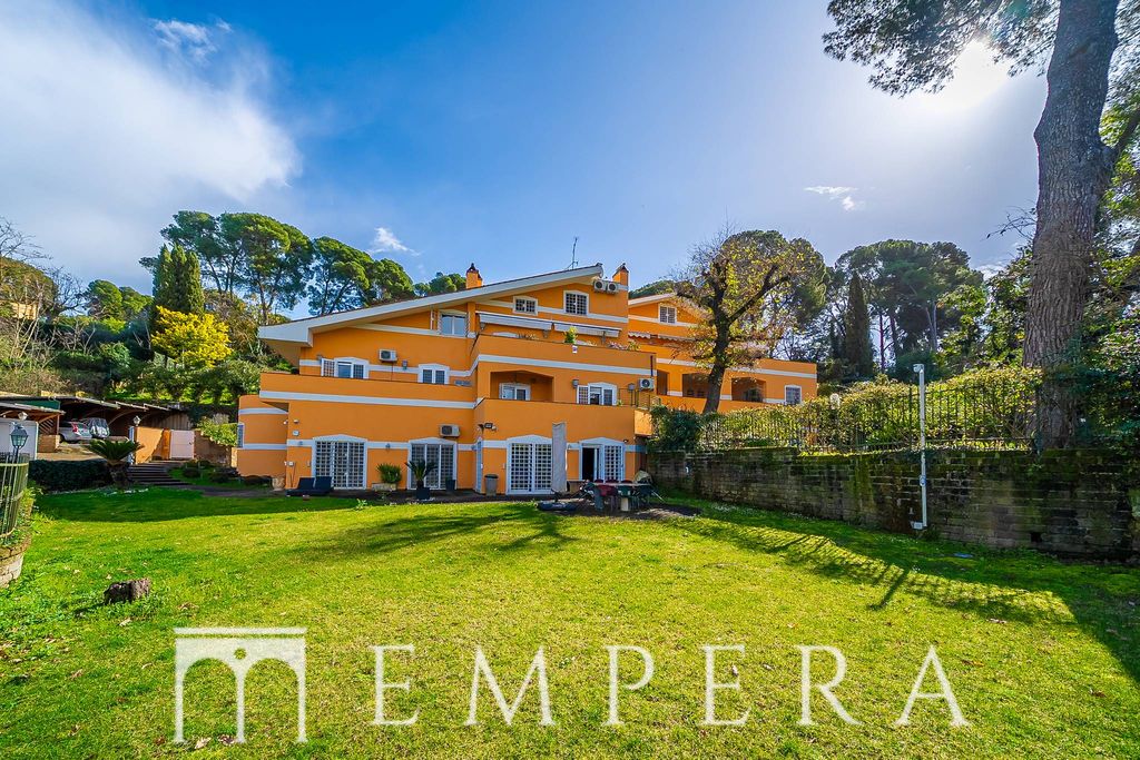 7 room luxury Villa for sale in Via di Grottarossa, Rome, Latium - View 2