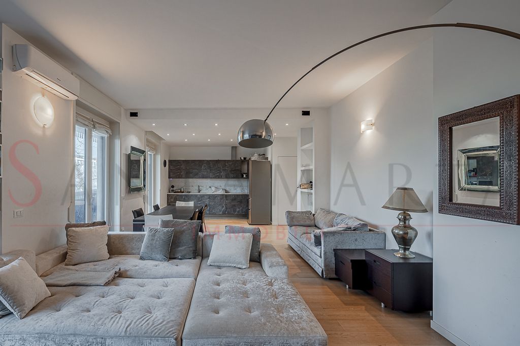 4 room luxury Flat for sale in piazzale giulio cesare, Milan, Lombardy - Vista 2