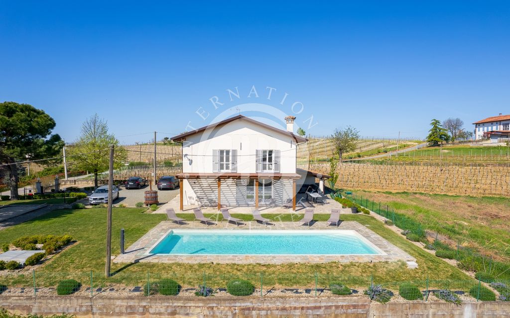 14 room luxury Villa for sale in Nizza Monferrato, Piedmont - Vista 2