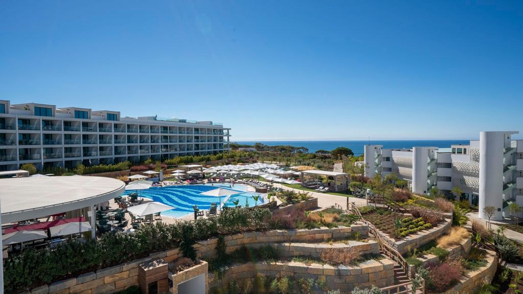 5 room luxury penthouse for sale in Galé, Portugal 127952539