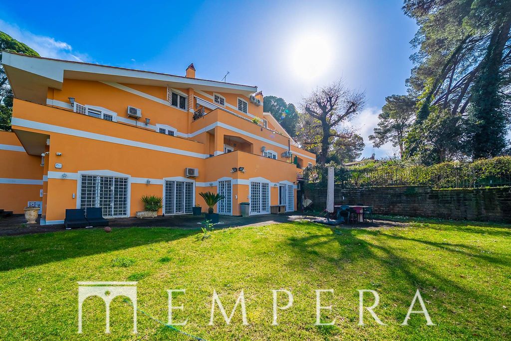 7 room luxury Villa for sale in Via di Grottarossa, Rome, Latium - View 3