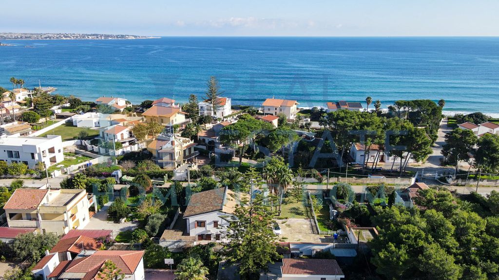 6 bedroom luxury Villa for sale in Syracuse, Italy - View 3