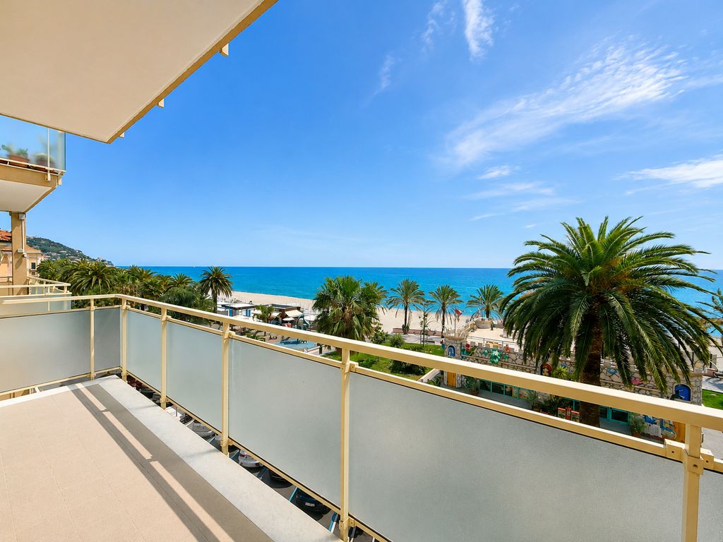 Appartamento – Finale Ligure - Vista 3