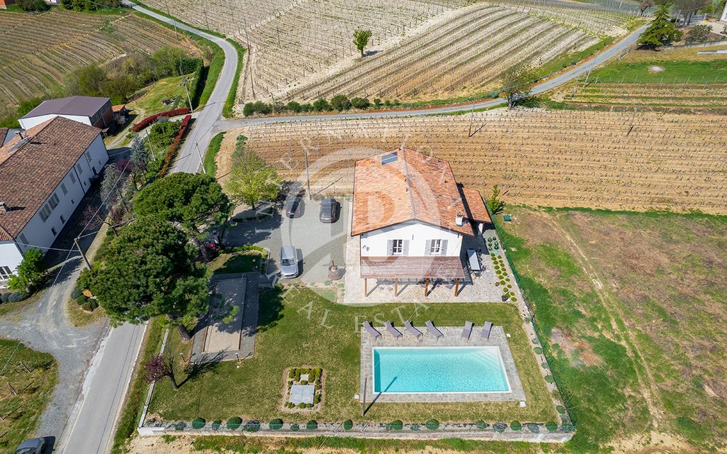 14 room luxury Villa for sale in Nizza Monferrato, Piedmont - Vista 4