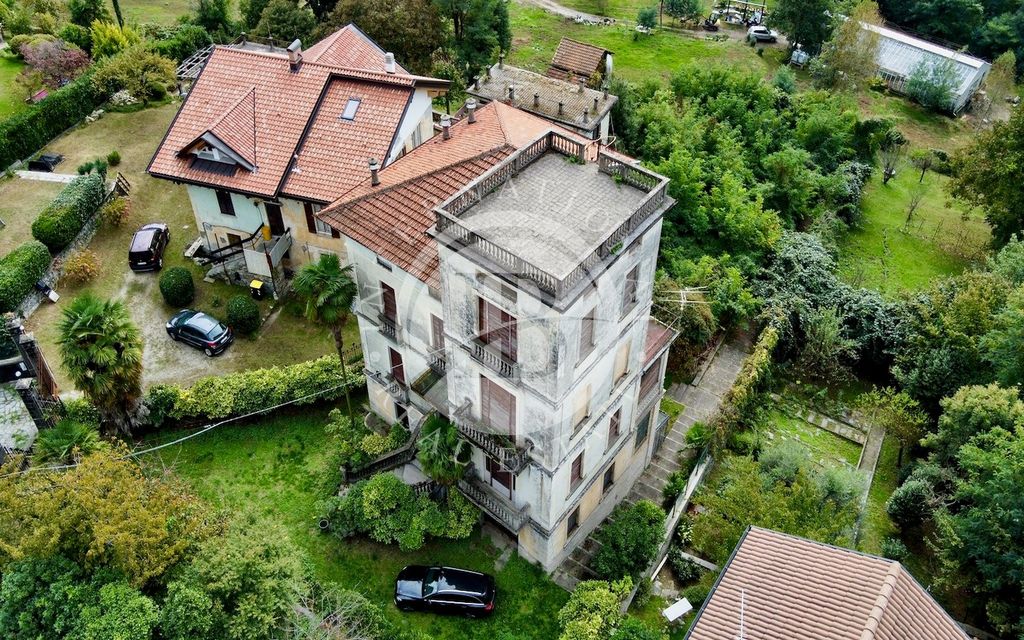 8 room luxury Villa for sale in Verbania, Piedmont - View 4