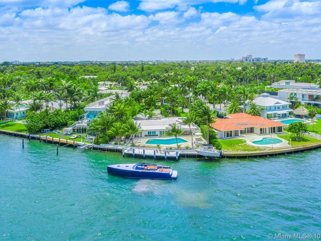 5 bedroom luxury Villa for sale in 1161 Belle Meade Island Dr, Miami, Miami-Dade, Florida
