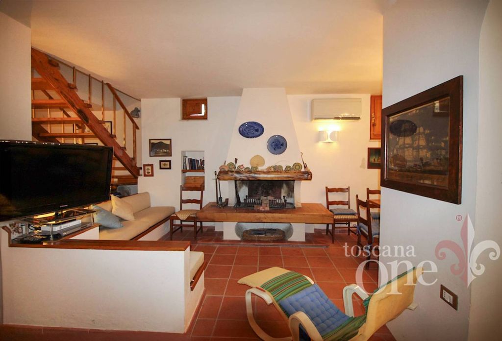 5 bedroom luxury Villa for sale in Via Roma, Capraia Isola, Provincia di Livorno, Tuscany - View 5