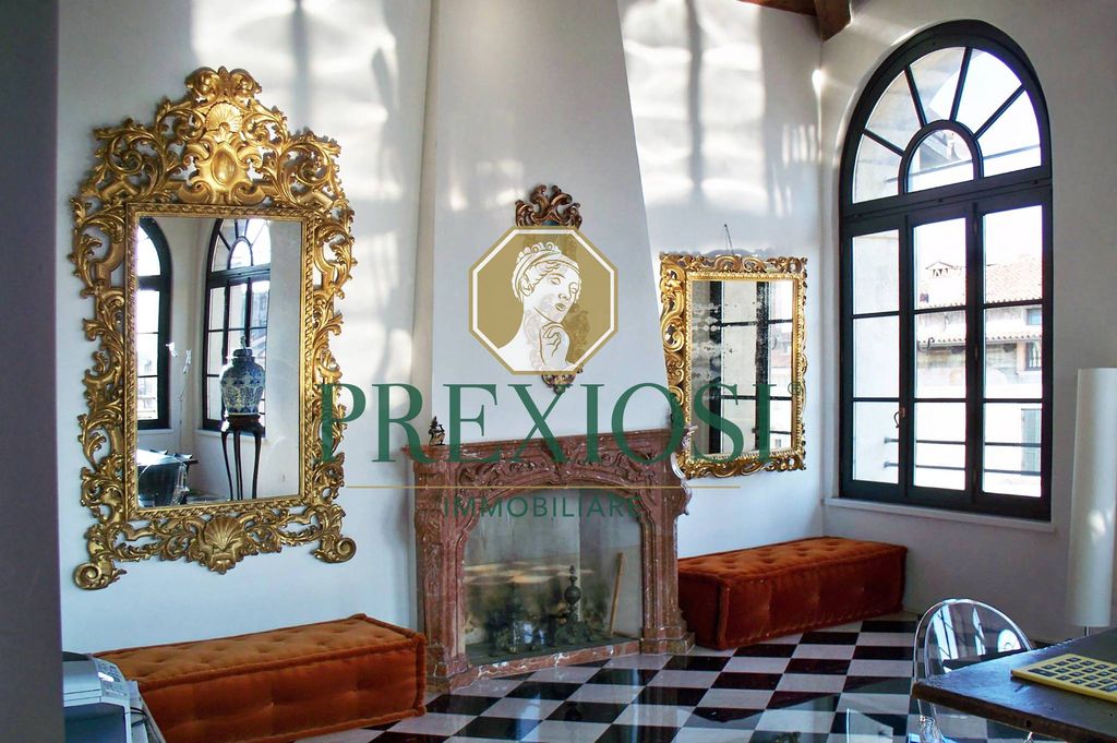 Casa – Verona, Città antica, Centro storico - Altro