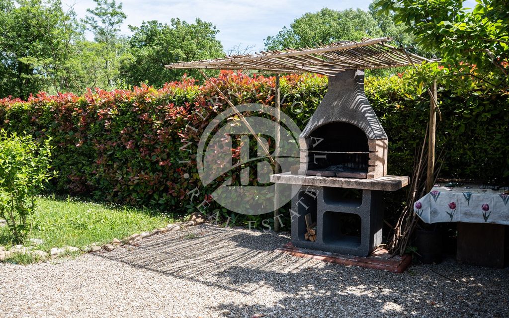 Casa – Campello sul Clitunno, Acera - Altro