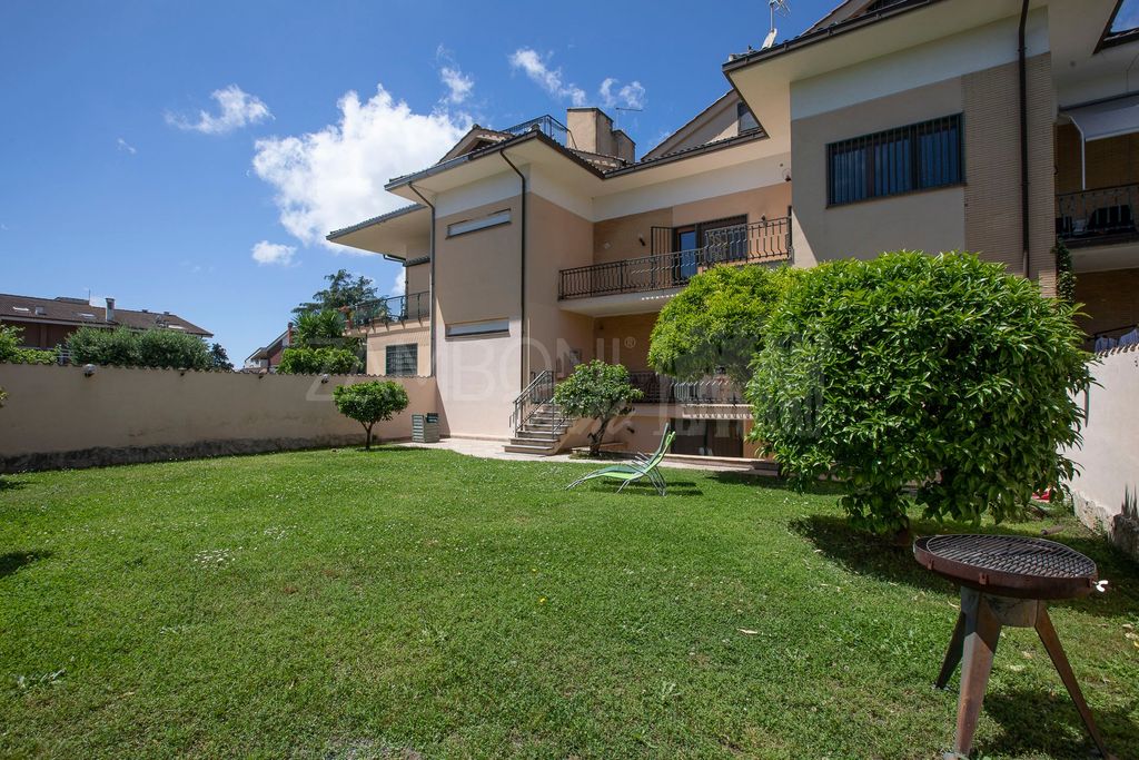 4 bedroom luxury Villa for sale in via saffo 35, Axa, Rome, Latium - Altro