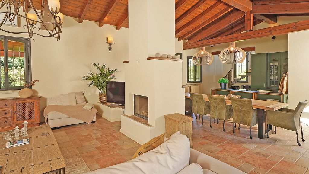 9 room luxury Villa for sale in Via Paradiso, 43, San Felice del Benaco, Lombardy - More